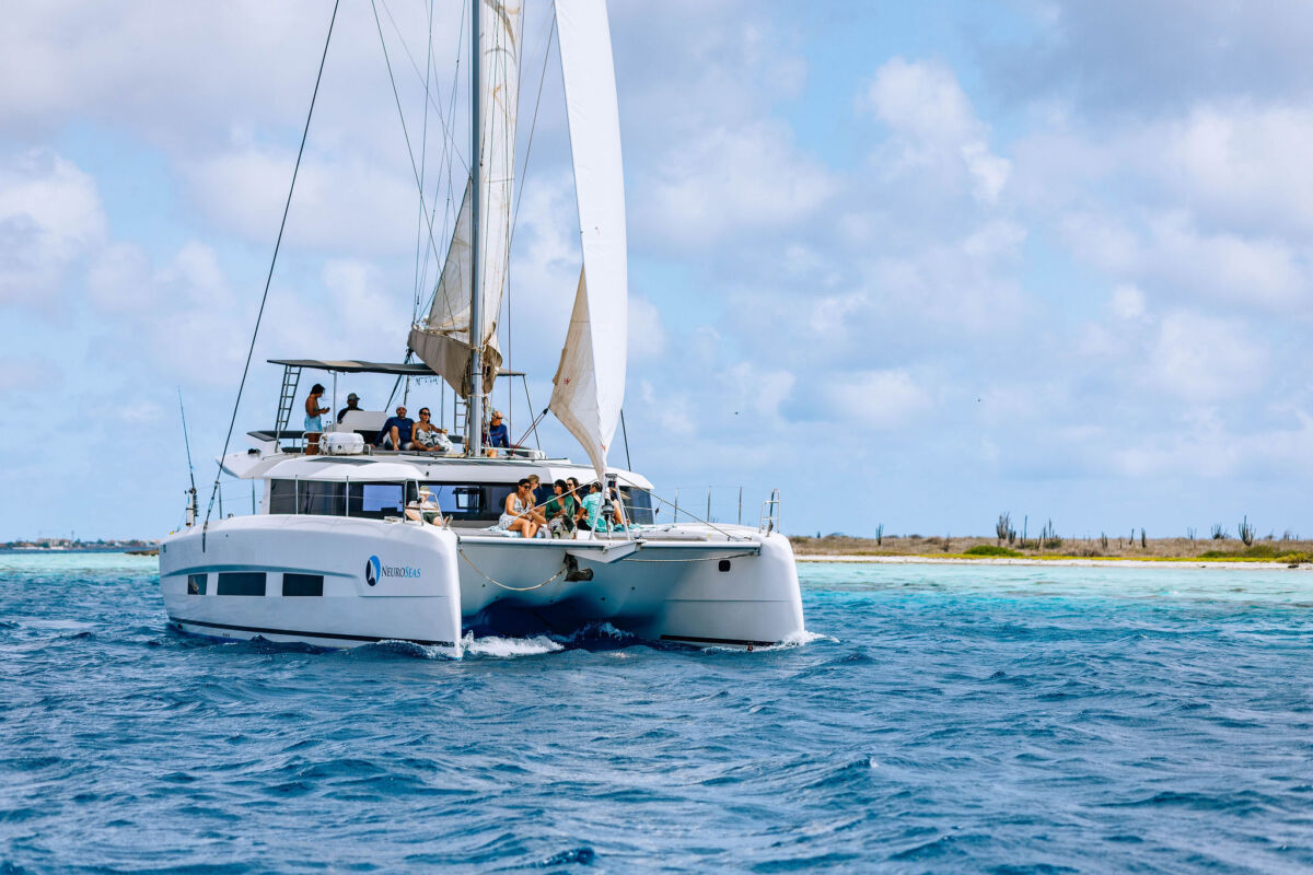 catamaran private charter diamond